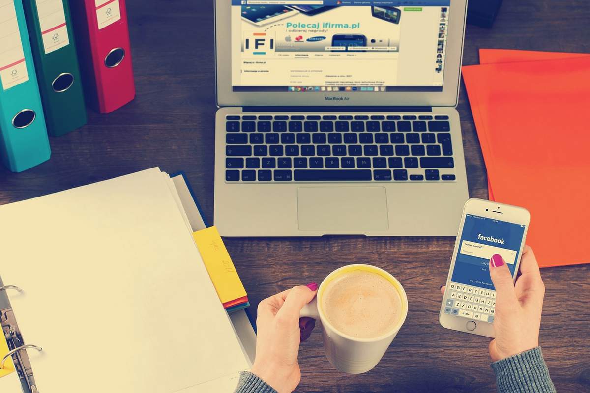 Running advertising campaigns on social networks